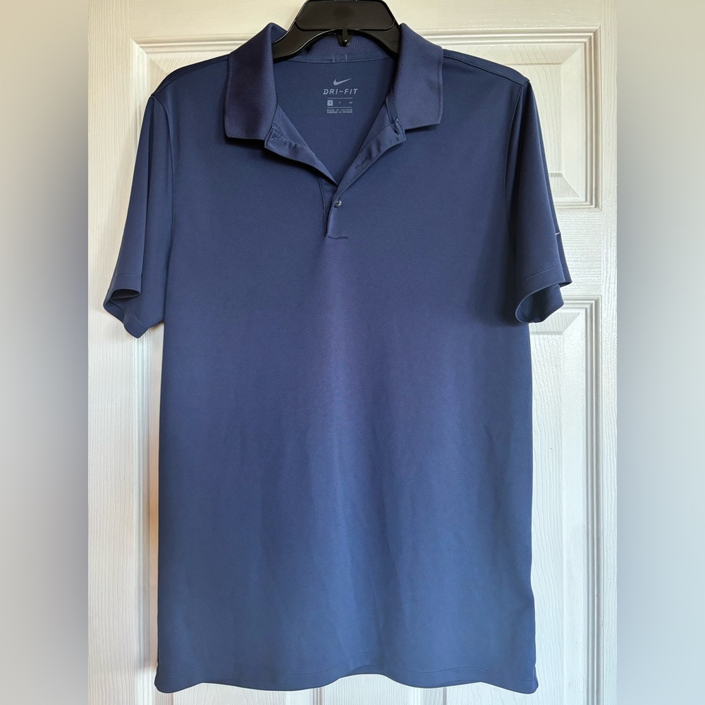 Nike Men's Navy Dri-FIT Short Sleeve Classic in small